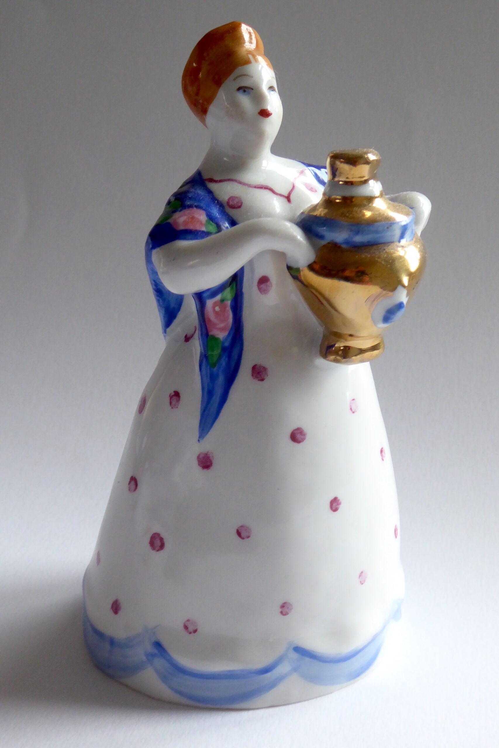 Vrouw met gouden samowar - Russisch Dulevo porselein ca. 1960